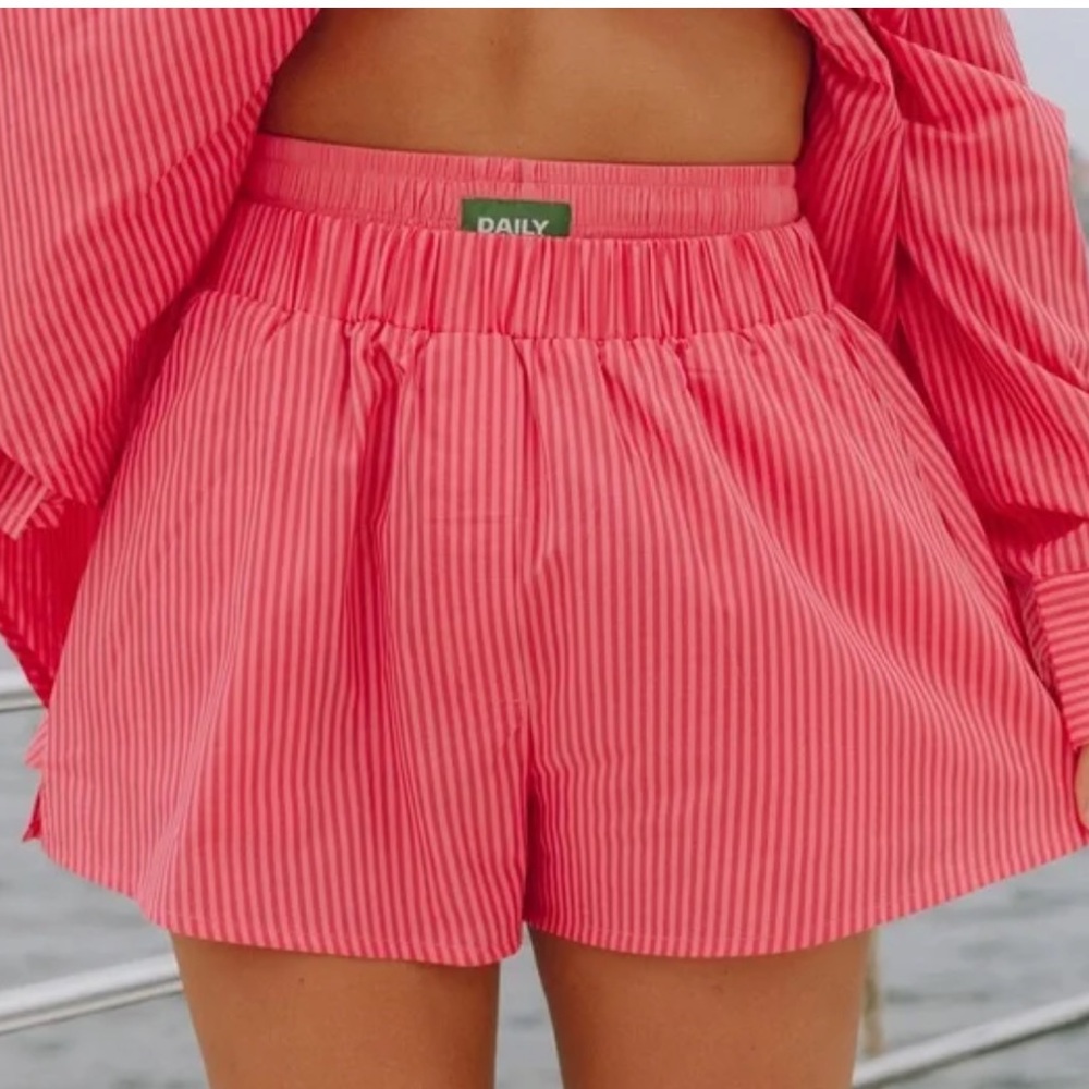 Daily Drills Poplin Double Band Resort Shorts in Pink Strip M/L